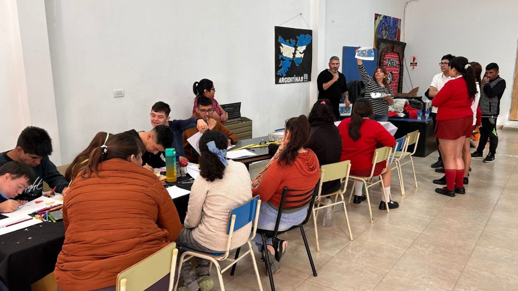 Jornada de reciclaje y concientización ambiental junto a estudiantes secundarios