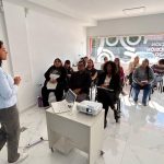 Brindan capacitación en herramientas de Office a empleados municipales