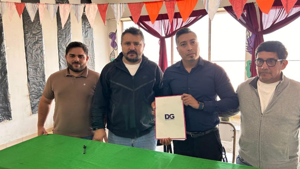 El municipio firmó un importante convenio con Distrigas que permitirá ampliar la red de gas en el barrio René Favaloro