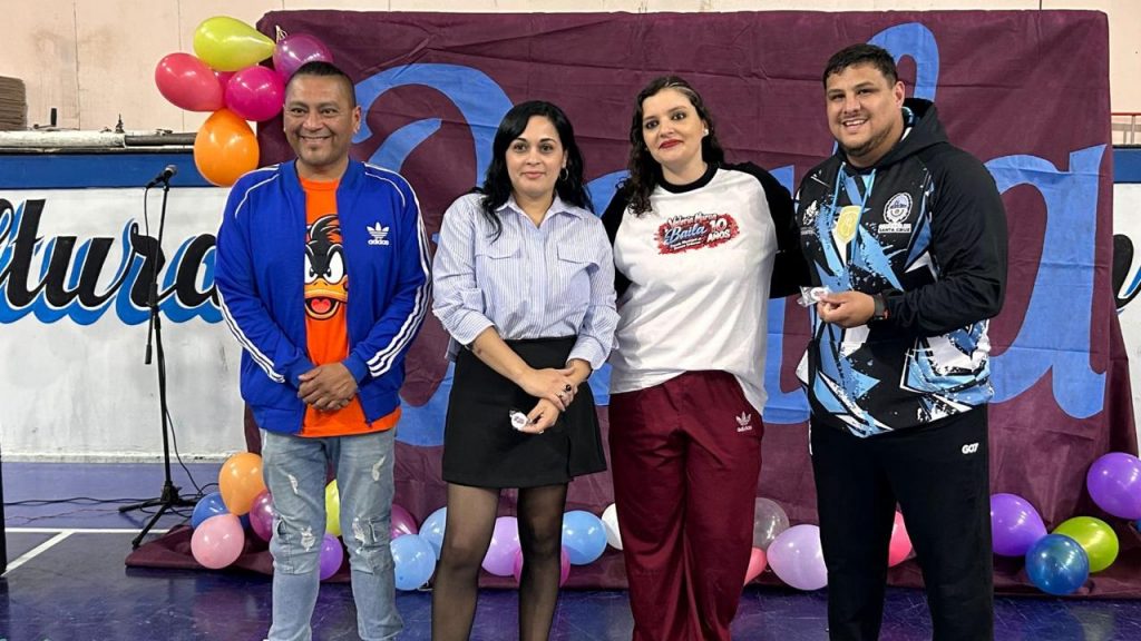 La Escuela Municipal de Danzas Urbanas “Baila” celebró sus 10 años con un evento solidario