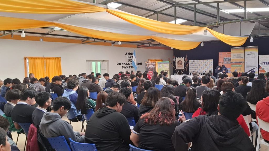 Brindaron una charla sobre prevención de riesgos por sobrecarga eléctrica ante la llegada del invierno