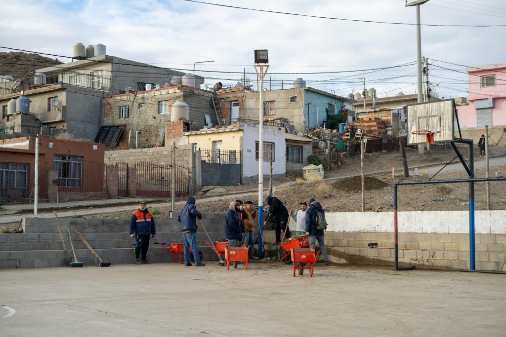 Limpieza en el playón del barrio 3 de Febrero