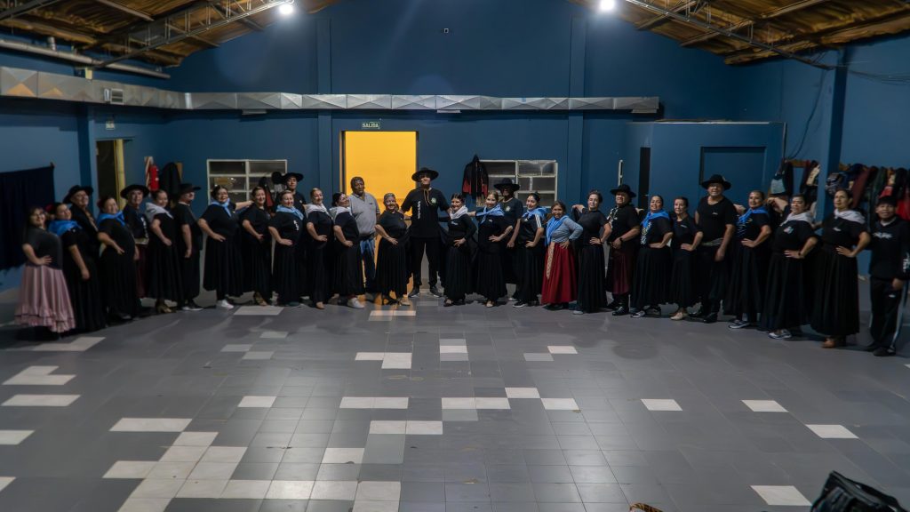 Más de 30 bailarines participarán del tradicional Pericón patrio