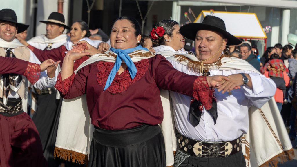 Caleta Olivia desfiló por la Patria