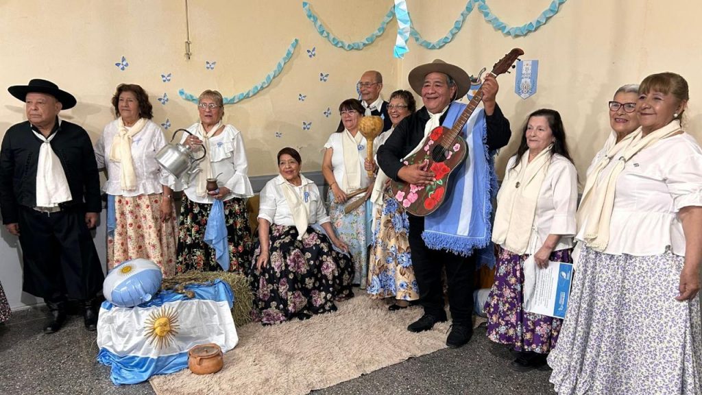 Adultos mayores celebraron el 25 de Mayo con una jornada de encuentro y tradición