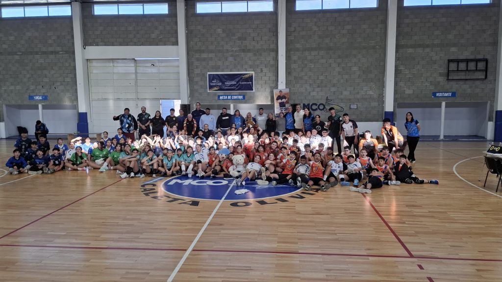 Con la presencia del intendente Pablo Carrizo, quedó inaugurada la Copa “Fede Santos” de vóley