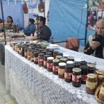 La Expo de Artesanos reúne a decenas de productores en el gimnasio Enrique Mosconi