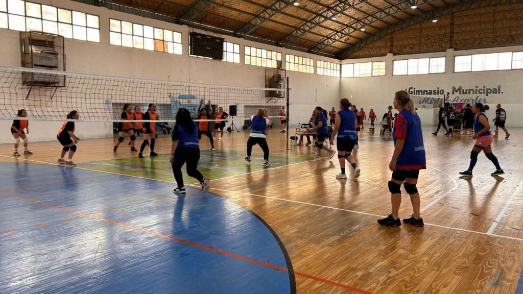 La Escuela Municipal “Los Lobos del Golfo” celebró un amplio encuentro deportivo