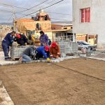 Avanza la colocación de adoquines en la calle Hielos Continentales del barrio 3 de Febrero