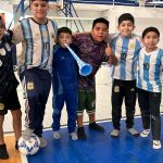 El Mundial en tu Barrio reunió a vecinos en el gimnasio Pancho Cerda para alentar a la Selección Argentina