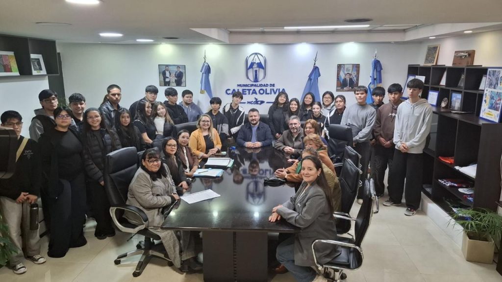 El Municipio firmó convenio para pasantías laborales con el colegio N° 6