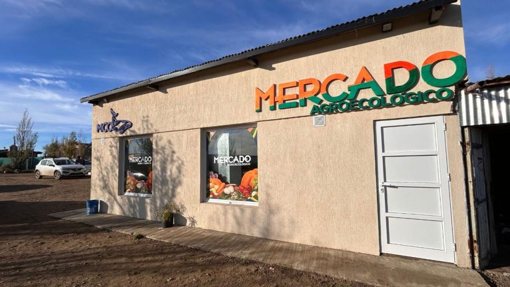 La Municipalidad invita a celebrar el 1° aniversario del Mercado Agroecológico “Ser Patagónico”