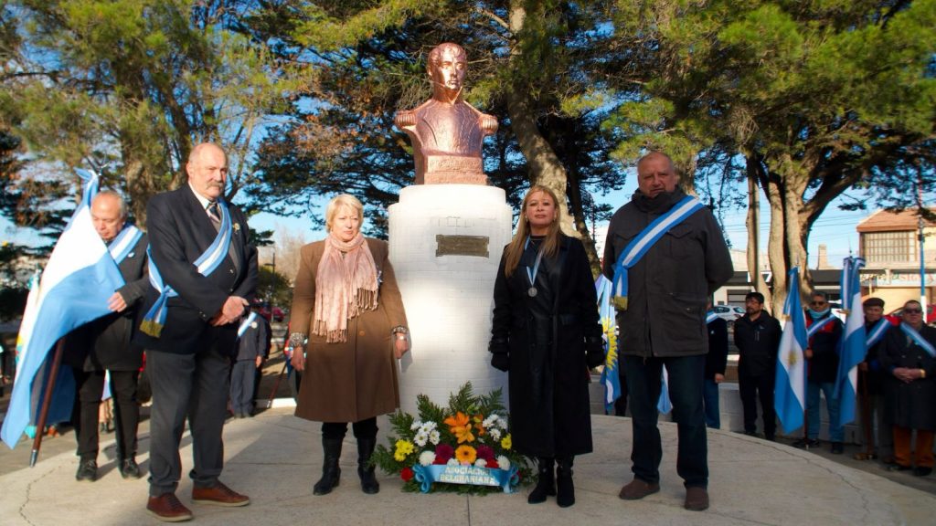 Caleta Olivia renovó su compromiso con los valores patrios en el “Día de la Bandera”