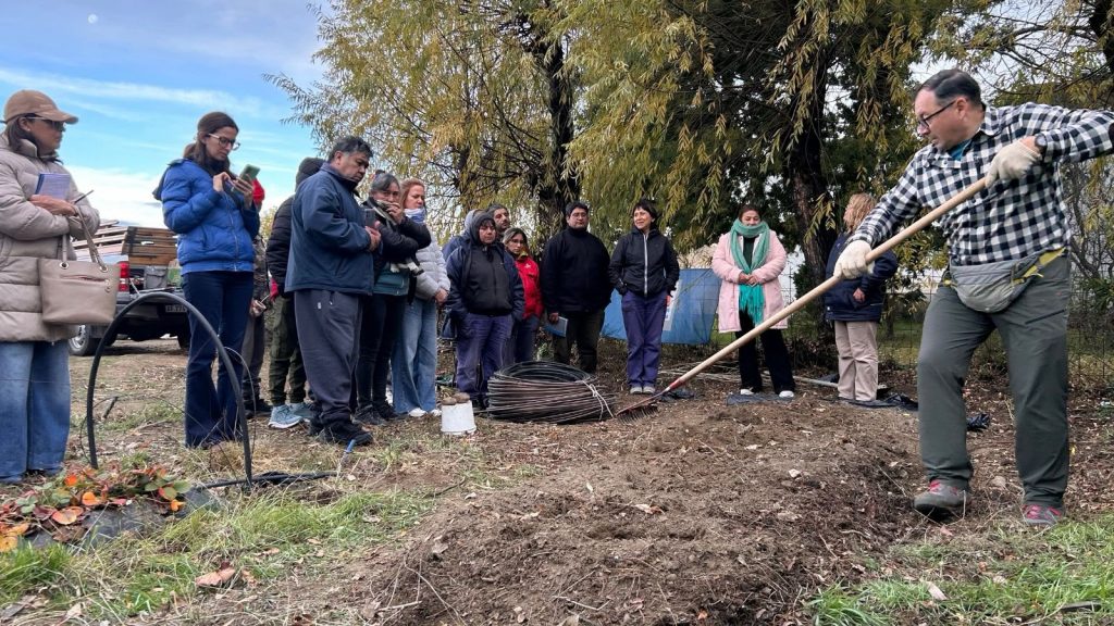 Punto Orgánico participó de una capacitación sobre poda de salicáceas junto a la UNPA-UACO e INTA
