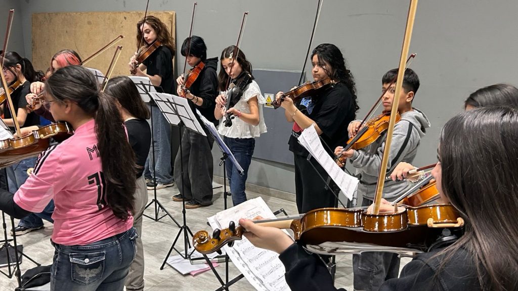 La Orquesta Típica de Caleta Olivia recibió una capacitación del reconocido músico Ramiro Gallo