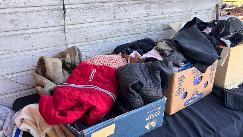 «Manos que Abrigan» llegó al barrio Altos del Bicentenario con asistencia y acompañamiento a las familias