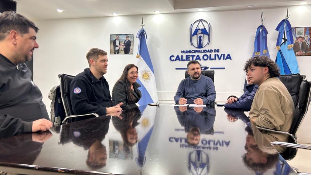 La Radio Municipal suma dos nuevos pasantes para fortalecer la formación de estudiantes