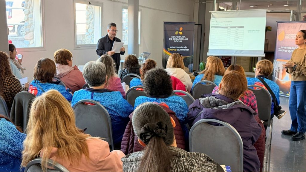 El Municipio desarrolló una capacitación sobre “Educación Financiera” para el adulto mayor 