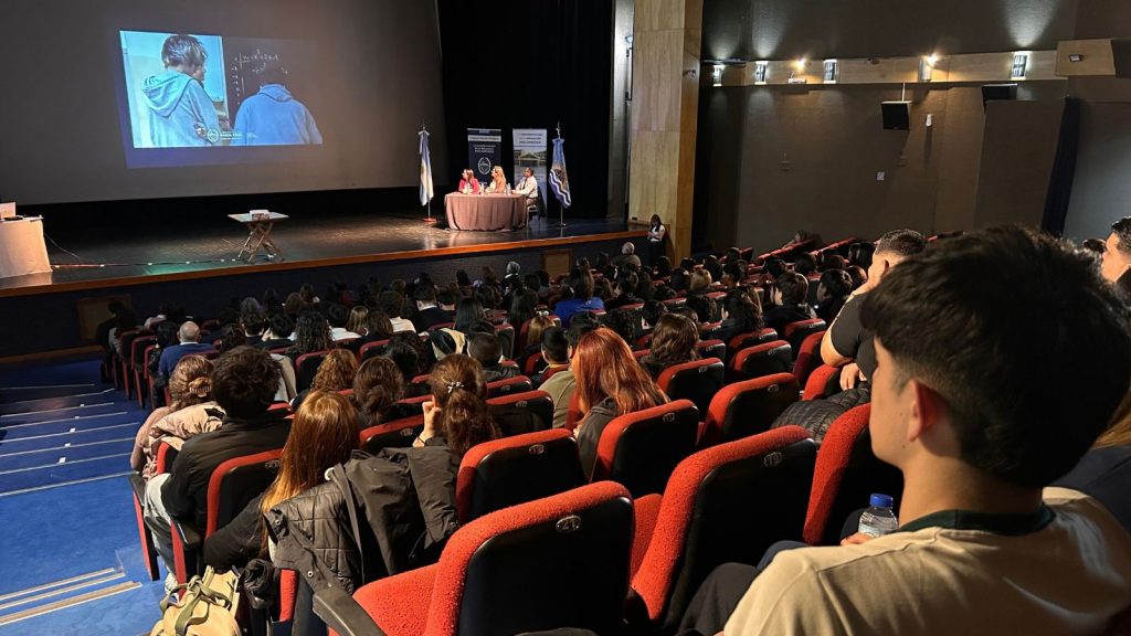 El Municipio participó de una jornada provincial sobre convivencia democrática y derechos de adolescentes