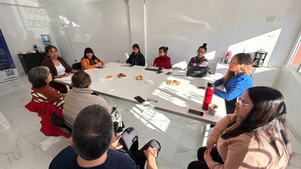 La Municipalidad encabezó una reunión con productoras locales postuladas al concurso nacional «Lía Encalada»