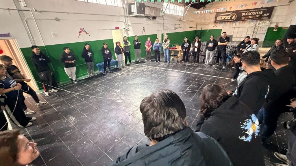 Tejiendo Redes: una propuesta para fortalecer el acompañamiento en salud mental comunitaria