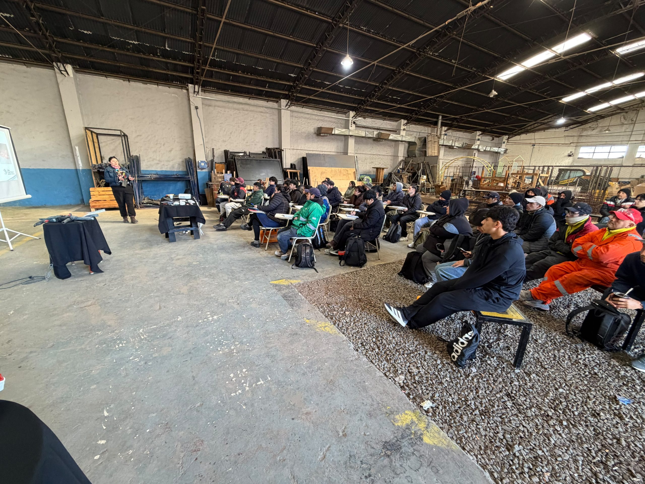El Municipio brindó un taller teórico práctico de construcción en seco