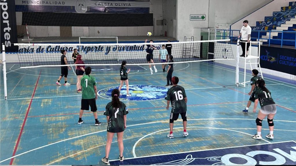 La Copa Generación 2026 puso en marcha los Intercolegiales con vóley en el Complejo Deportivo Municipal