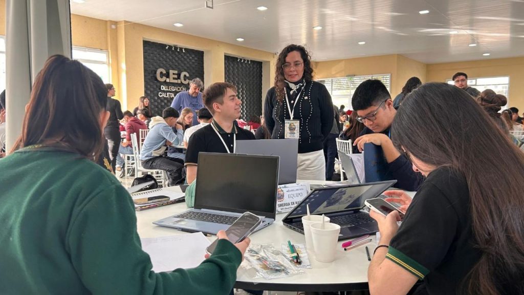 Dio inicio la Hackatón ConstruTEC 2026